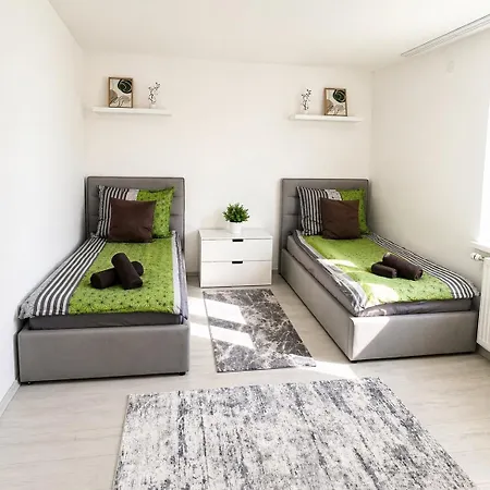 Apartment Moderne 3-zimmer-wohnung In Unmittelbarer Naehe Zur