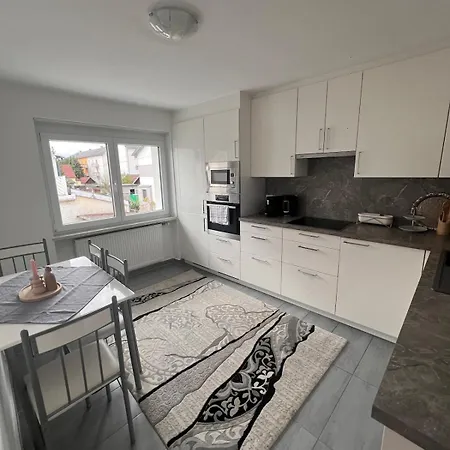 Moderne 3-zimmer-wohnung In Unmittelbarer Nähe Zur