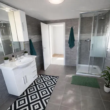Apartment Moderne 3-zimmer-wohnung In Unmittelbarer Naehe Zur Linz